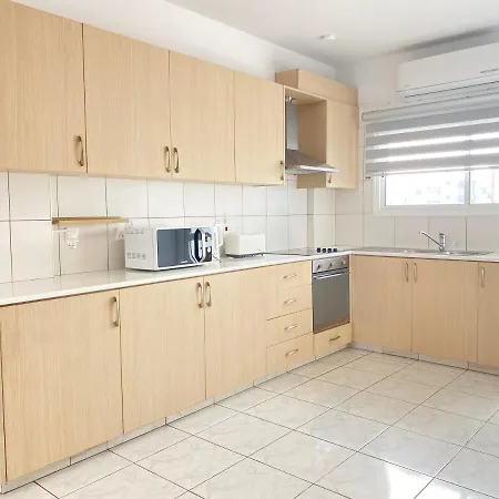 Phaedrus Living Down Town Flat Stephania 302